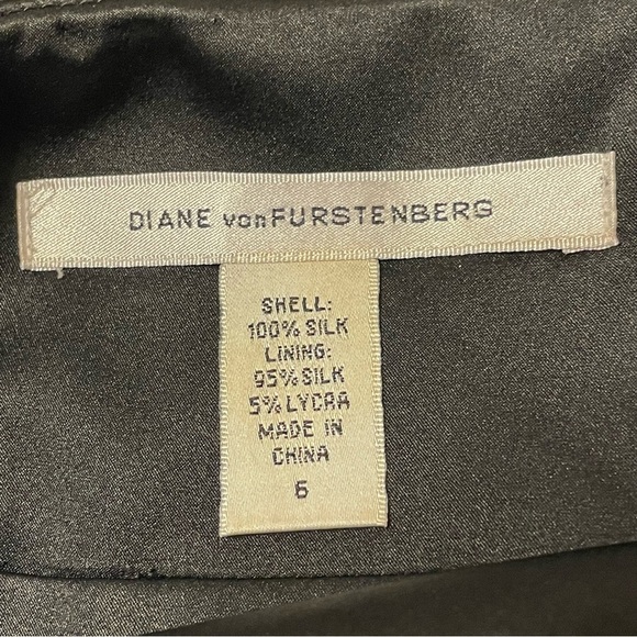 DIANE VON FURSTENBERG Acanthe Bubble Silk Lace Mini Dress in Black - Picture 4 of 5